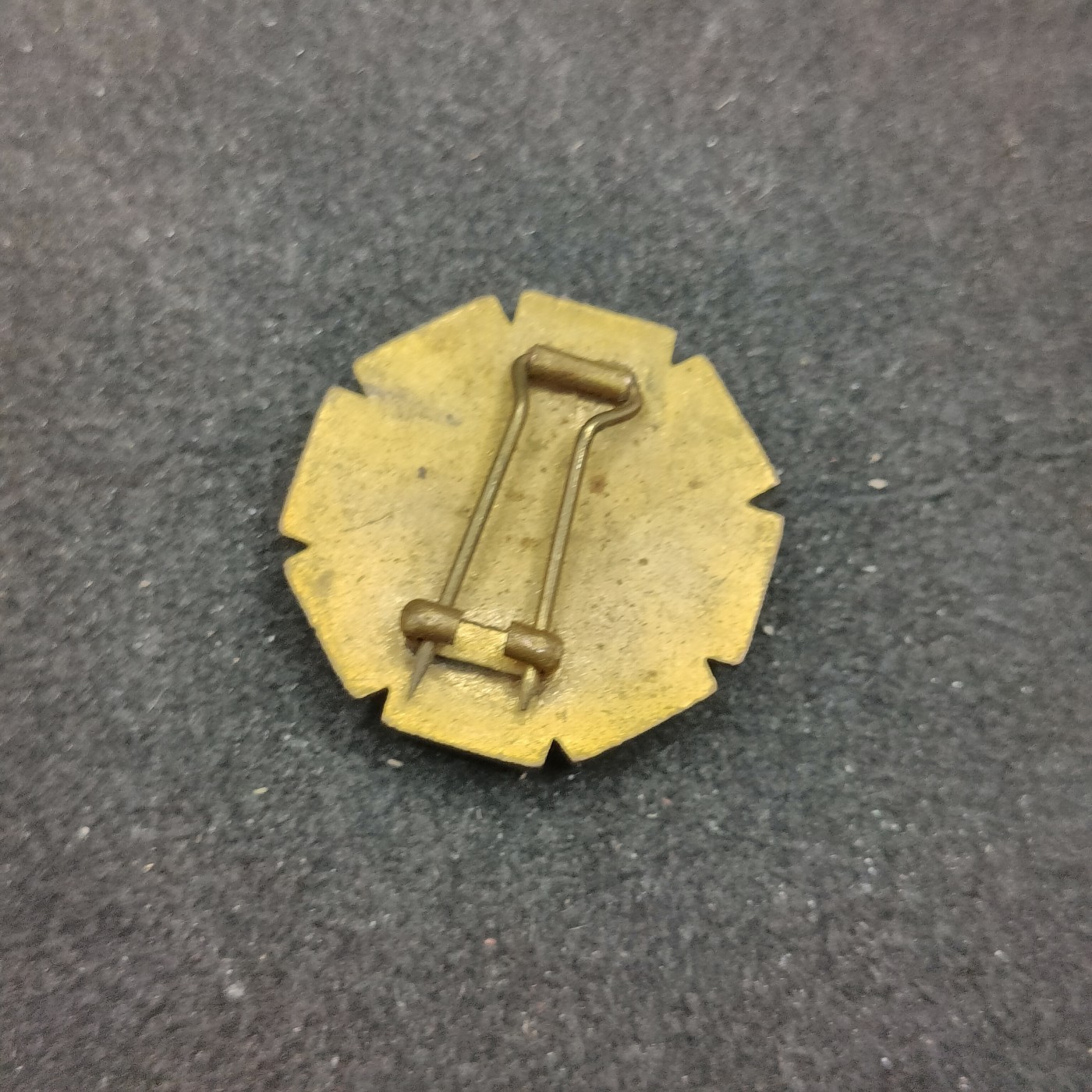 全场0元起拍 第145期 咸鱼国勋章拍卖专场 4月7日（周日）下午6：00开始 日本国铁珐琅章