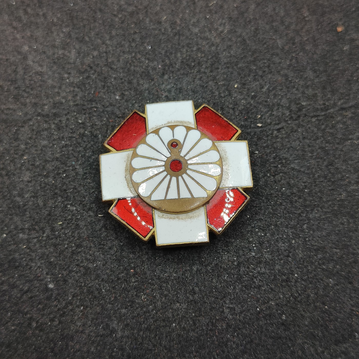 全场0元起拍 第145期 咸鱼国勋章拍卖专场 4月7日（周日）下午6：00开始 日本国铁珐琅章