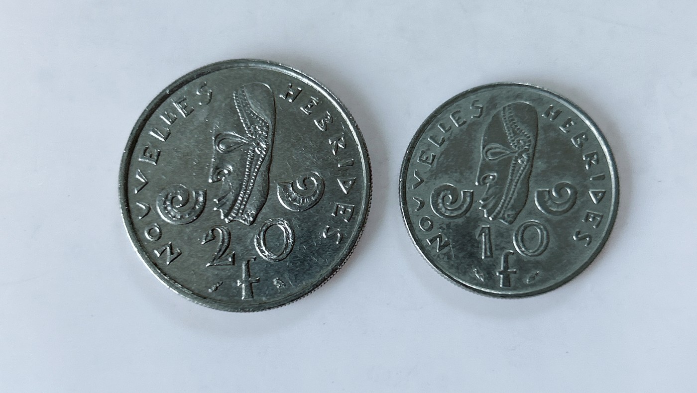 第一海外回流一元起拍收藏 散币专场 第77期 法属新赫布里底70年代10-20法郎一对