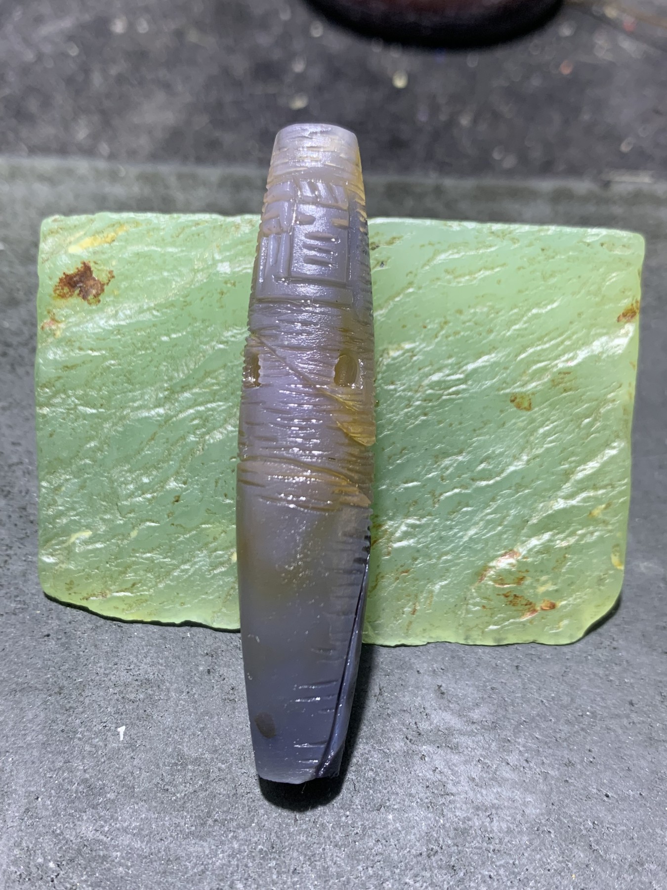 精美亚光高玉化巴西玛瑙手工俏色巧雕佛窟，道字吊坠（把件）一个！