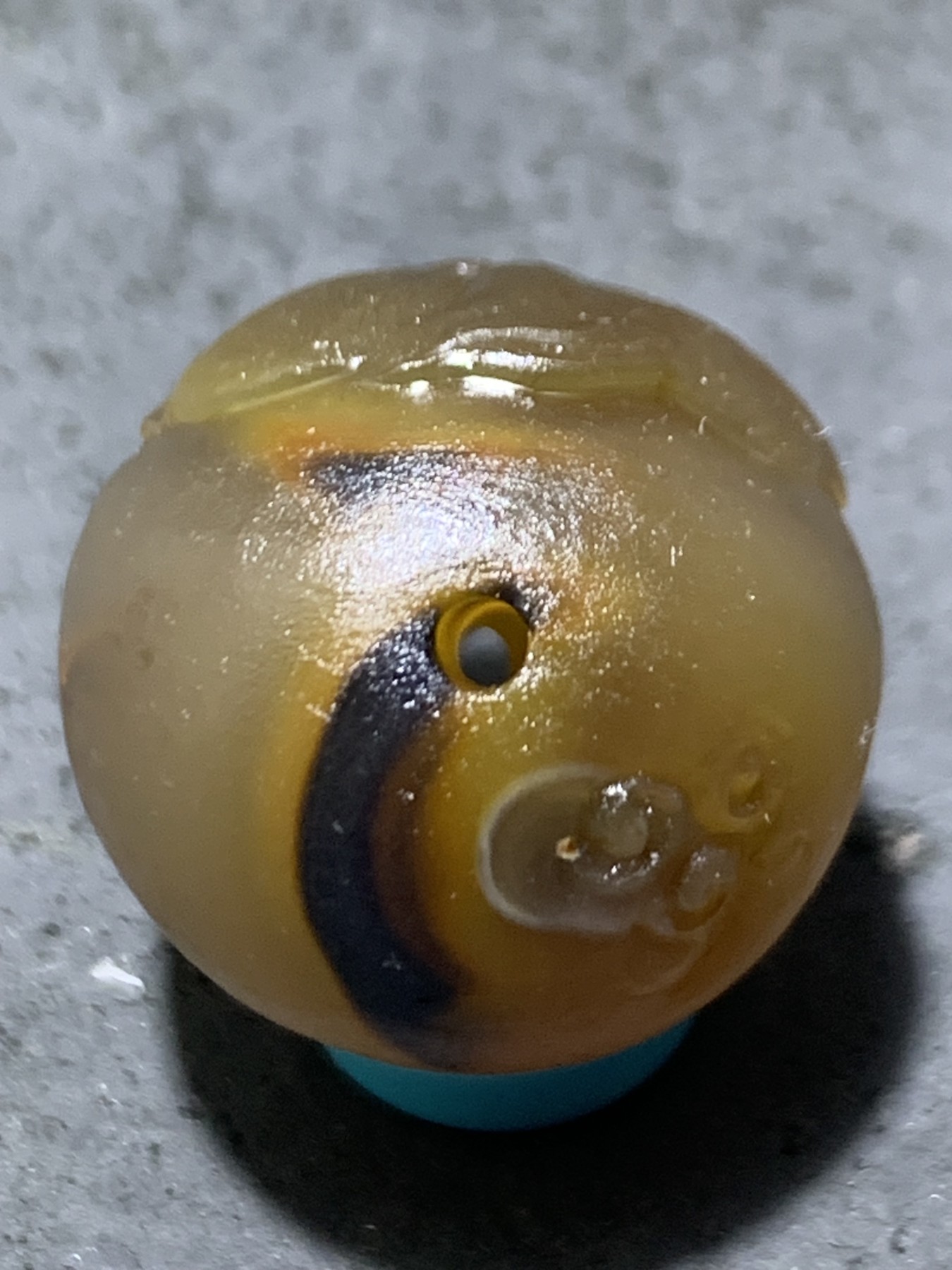 精美亚光高玉化巴西玛瑙手工俏色巧雕回纹玉兔圆珠一个！