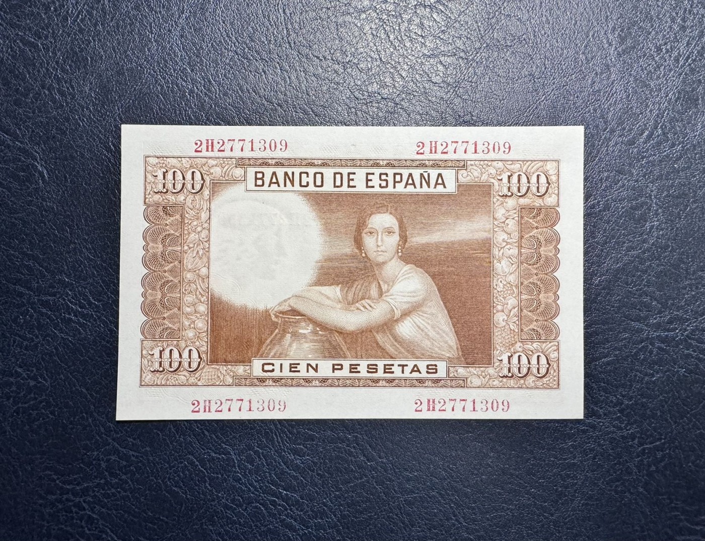 收藏联盟Quantum Auction 第336期拍卖  西班牙1955年100比塞塔 品相UNC 一角轻微点钞痕 号码无4  名模冈萨雷斯画像