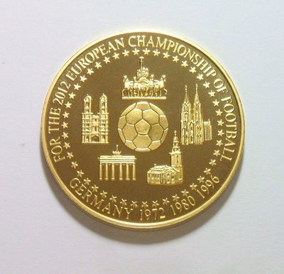 德国2012年首次夺欧洲杯50年 高浮雕精制大镀金章 40MM - 德国2012年首次夺欧洲杯50年 高浮雕精制大镀金章 40MM