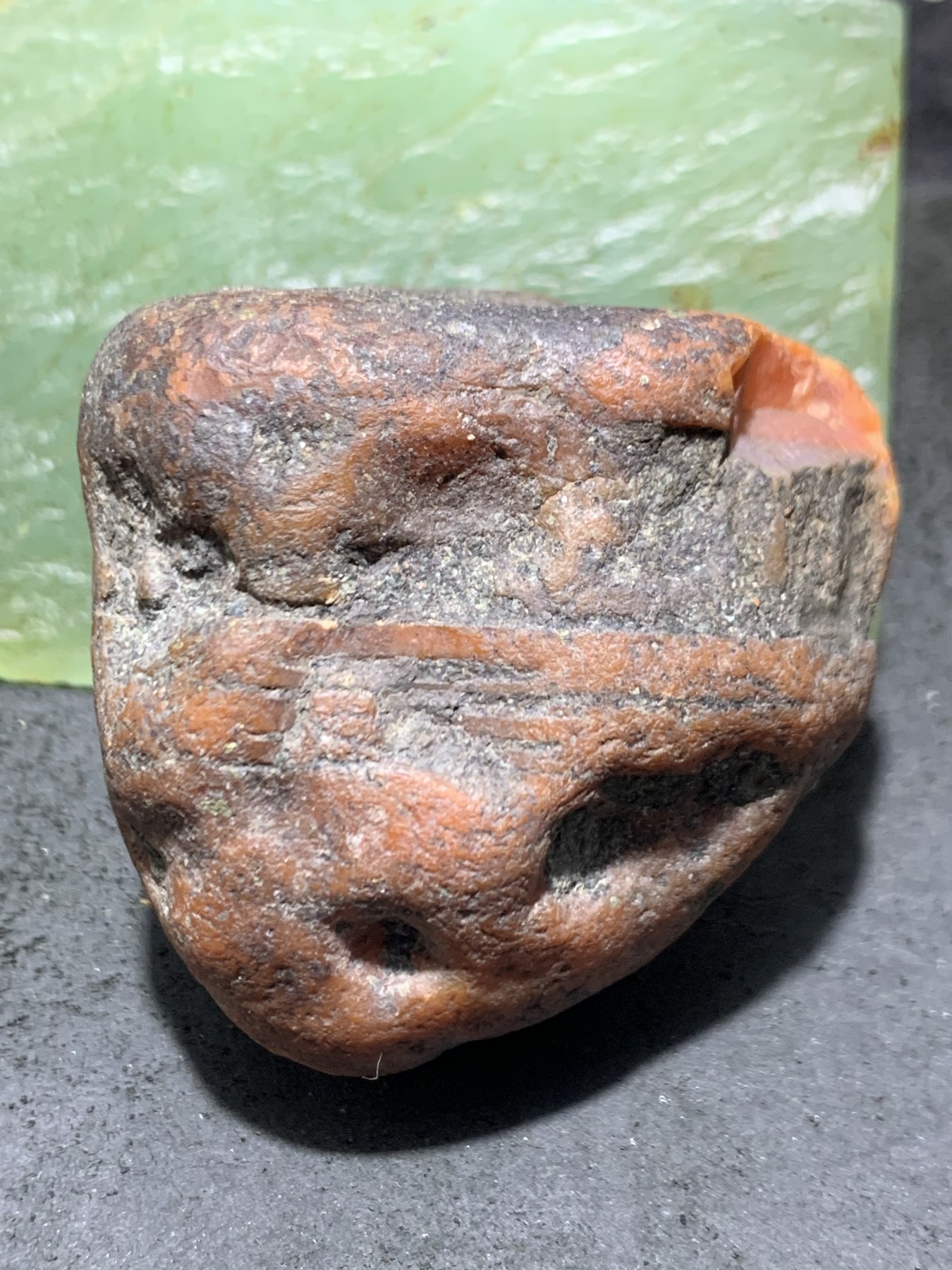 精美柿子红开窗料南红玛瑙原石一颗