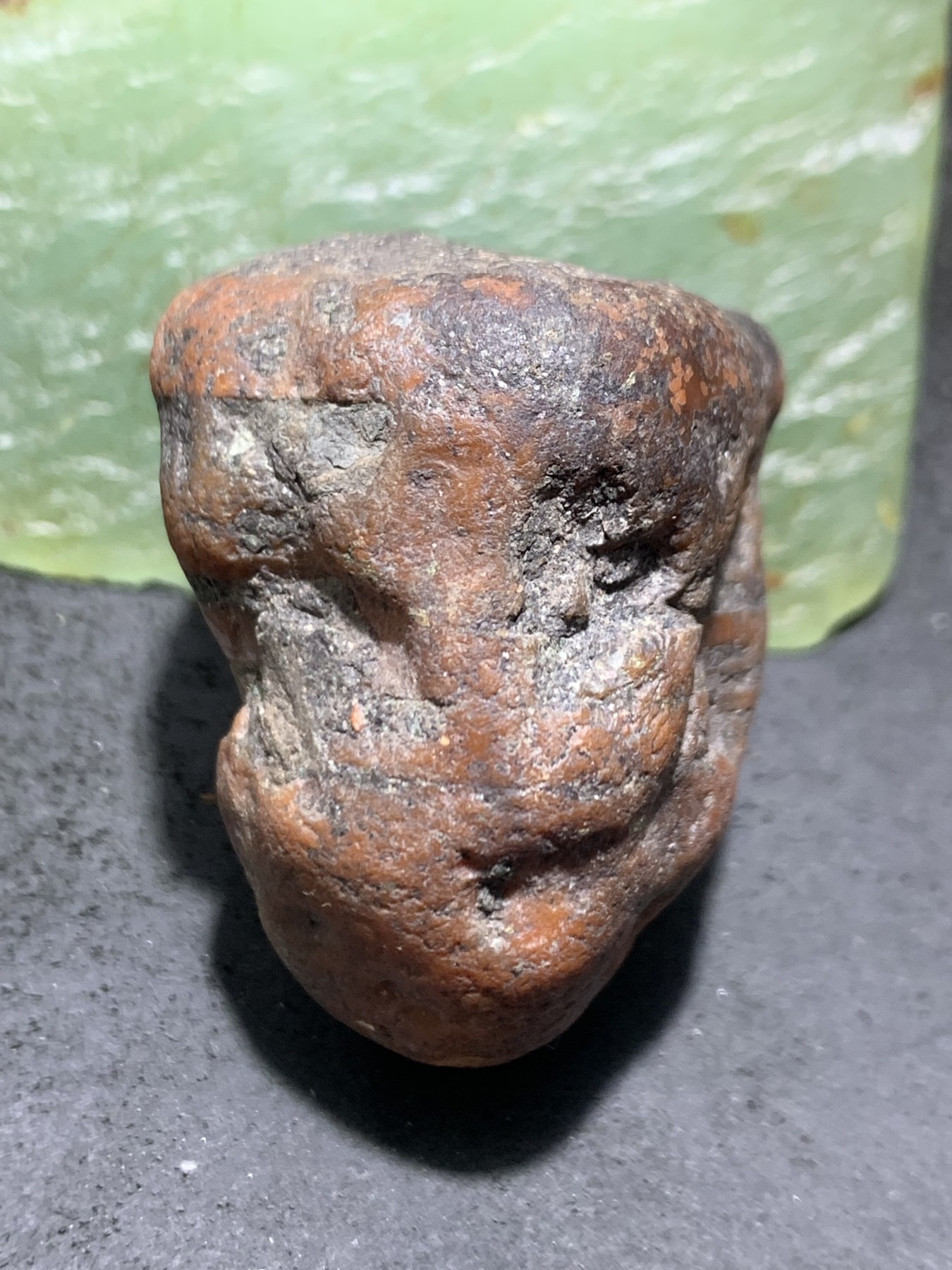 精美柿子红开窗料南红玛瑙原石一颗