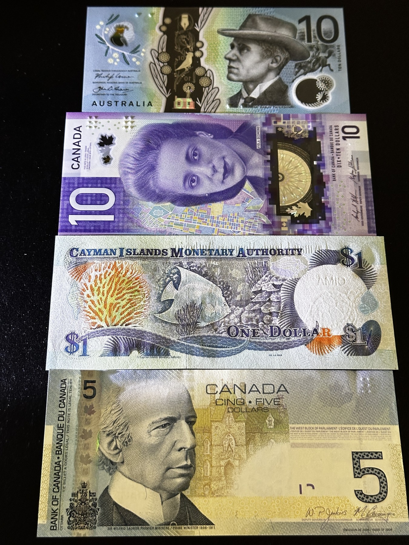 《外钞收藏家》第三百五十五期（连拍第二场） 澳大利亚、加拿大、开曼群岛4张一起 全新UNC 开满有点荧光反应