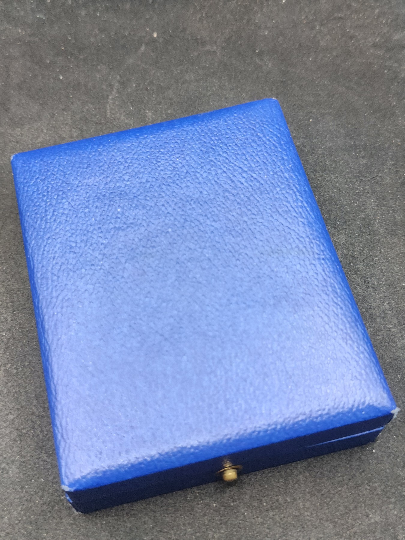 全场0元起拍 第146期 咸鱼国勋章拍卖专场 4月10日（周三）下午6：00开始 早期第一版良好做工，东德20周年建国纪念章