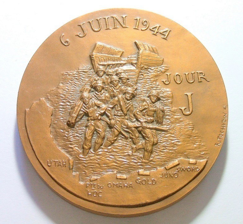 1984年戴高乐丘吉尔罗斯福诺曼底40周年 高浮雕精制超大铜章 70MM 175克
