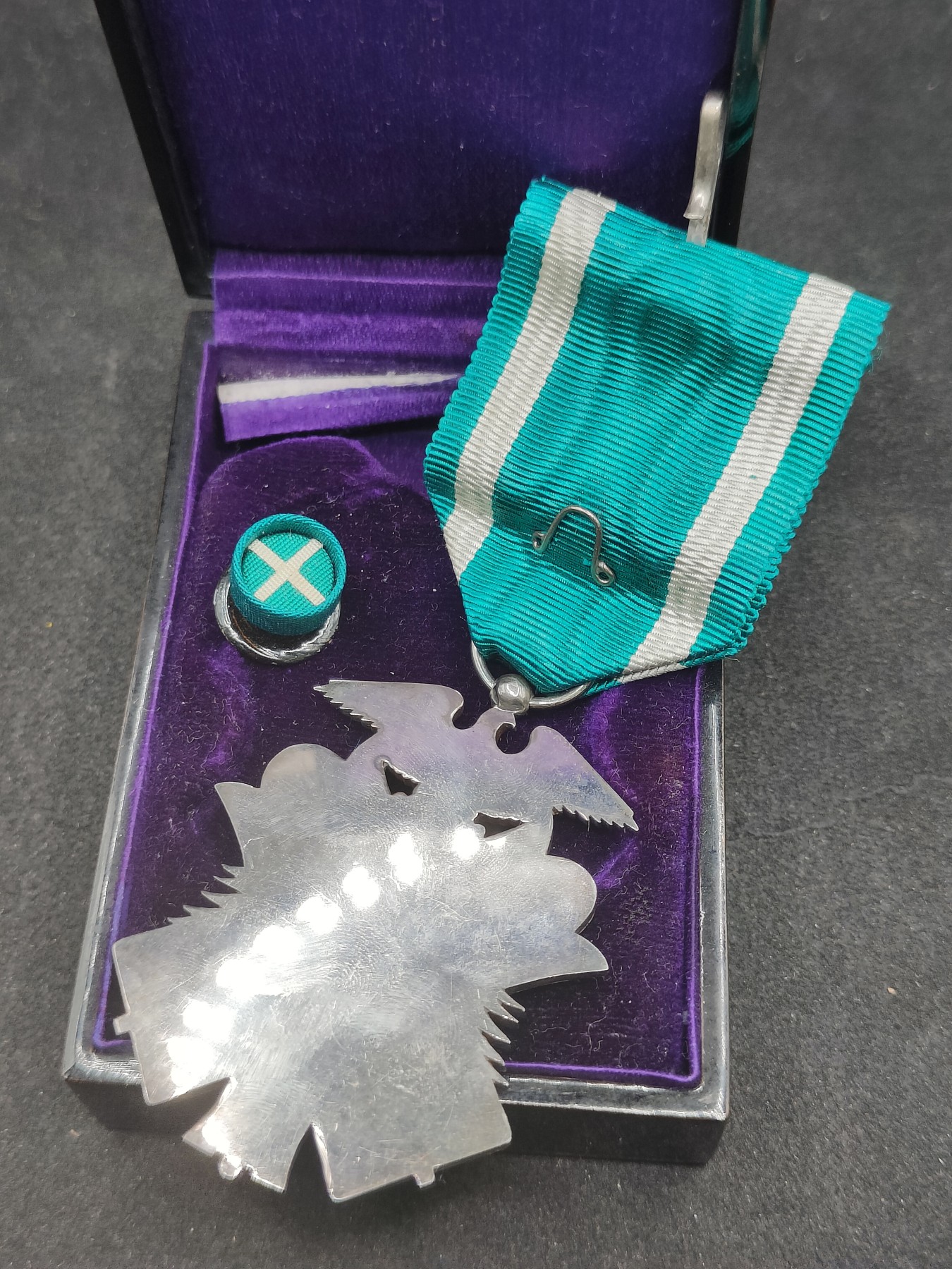 全场0元起拍 第146期 咸鱼国勋章拍卖专场 4月10日（周三）下午6：00开始 日本战时 七级金鸱章银制带盒略