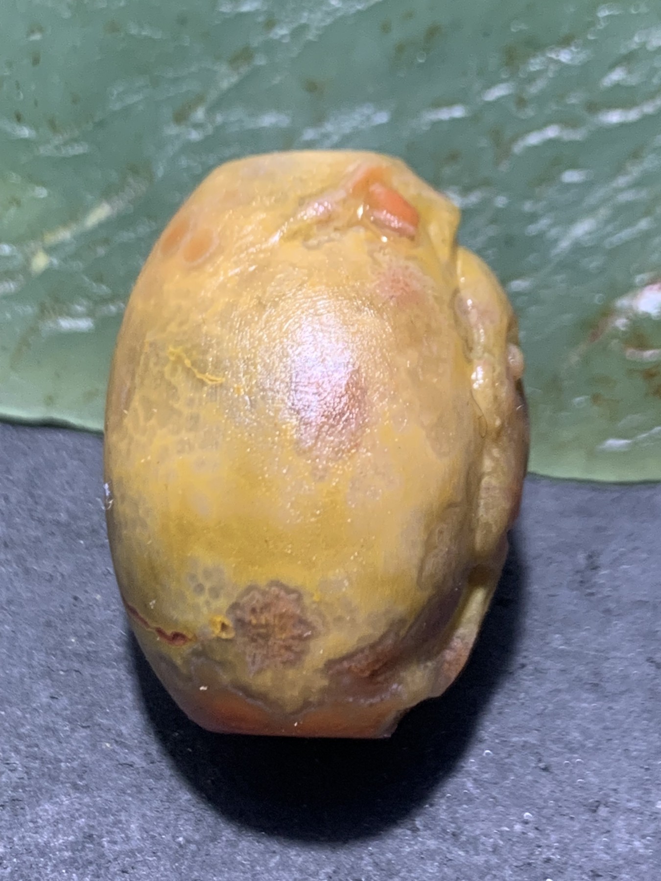 精美亚光高玉化战国红玛瑙手工俏色巧雕灵猴勒子一颗！