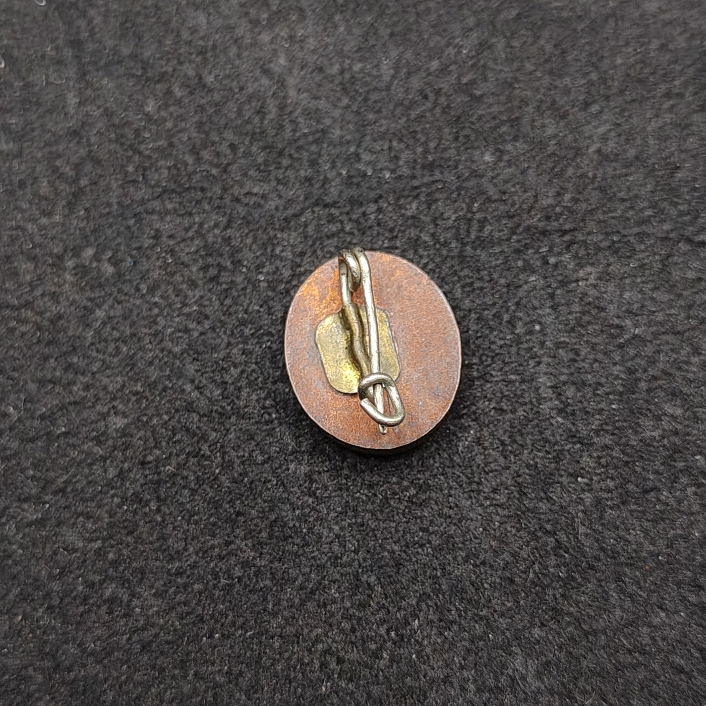 全场0元起拍 第146期 咸鱼国勋章拍卖专场 4月10日（周三）下午6：00开始 东德社会统一党党徽