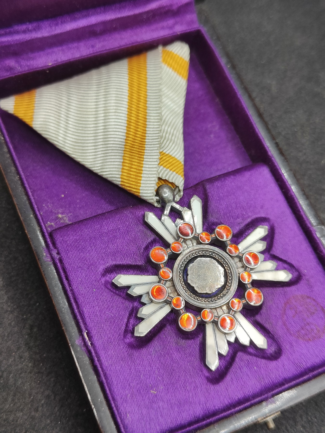 全场0元起拍 第146期 咸鱼国勋章拍卖专场 4月10日（周三）下午6：00开始 日本战时四钉版 六等瑞宝章银制带盒