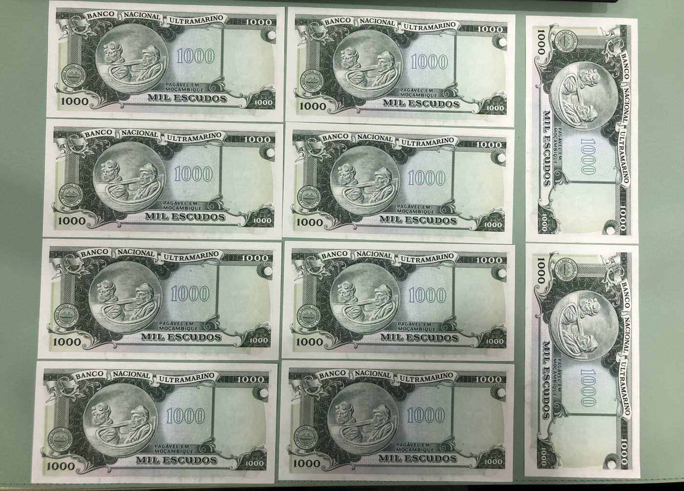 世界外币 1972年，葡属莫桑比克1000埃斯库多纸币，飞行员，10张连号含豹子号888，全新UNC品相