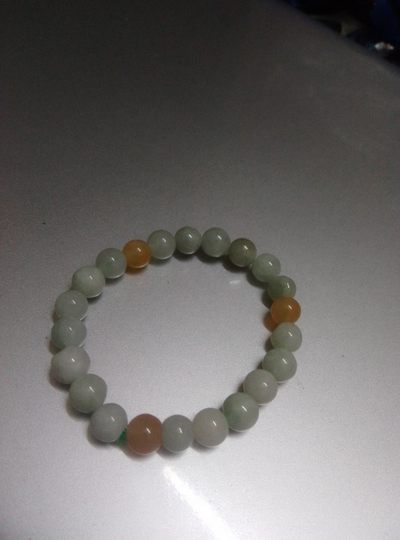 冰多彩翡翠手串，手链种老水足，冰清玉润   颜色漂亮   尺寸：6~7mm 冰多彩翡翠手串，手链种老水足，冰清玉润   颜色漂亮   尺寸：6~7mm