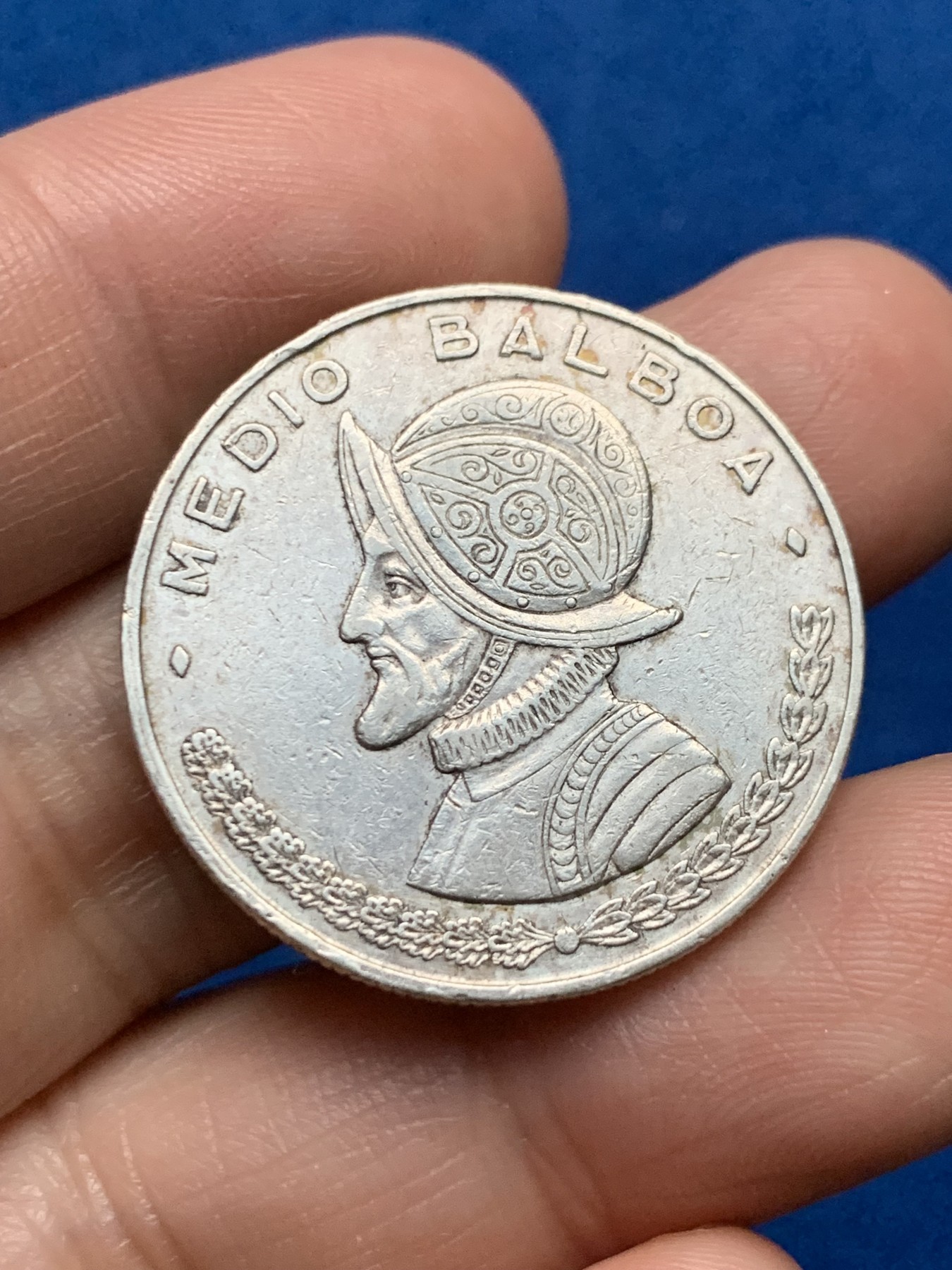 《竞宝斋》第256场-周日，周一 2场连拍 (全场包邮) 巴拿马1961年1/2巴波亚银币