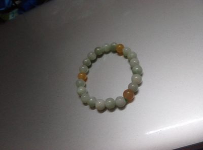 冰多彩翡翠手串，手链种老水足，冰清玉润   颜色漂亮   尺寸：6~7mm 冰多彩翡翠手串，手链种老水足，冰清玉润   颜色漂亮   尺寸：6~7mm