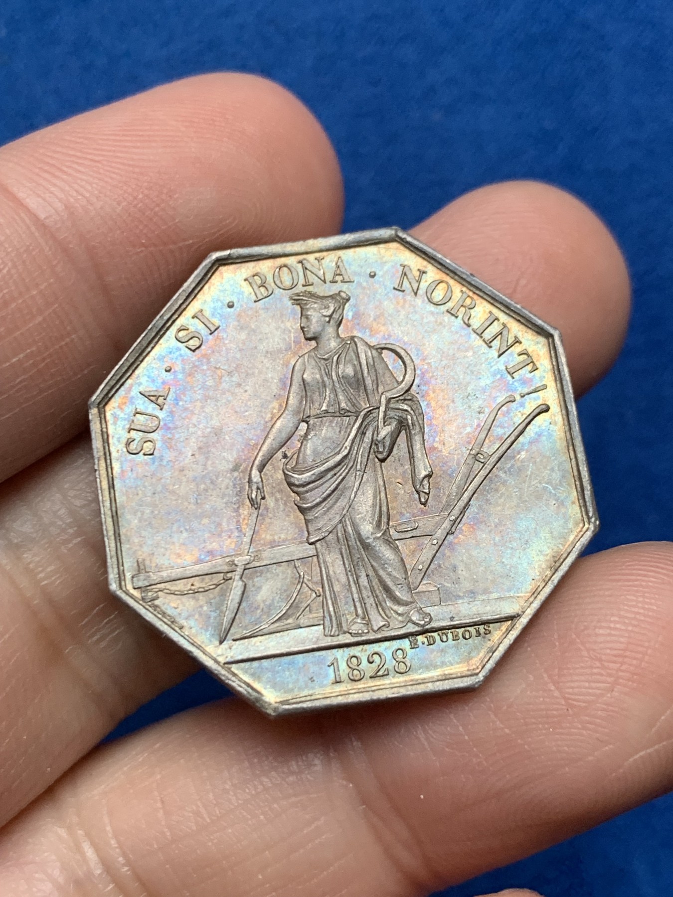 《竞宝斋》第256场-周日，周一 2场连拍 (全场包邮) 法国卢瓦尔农业、园艺、渔业、狩猎和皇家农业学会八角银质代币 10.3g 30mm 早期无边铭 黄油底光