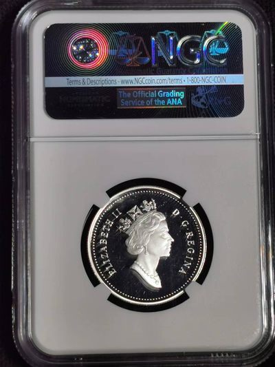 刘世昌艺术品销售中心～虎踞龙蟠*金杨在线联拍群第521期 加拿大1998年虎鲸精制纪念银币（NGC PF69UC 串号：4415681-002）1枚。