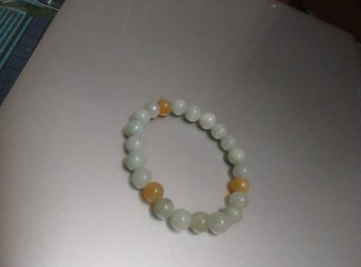 冰多彩翡翠手串，手链种老水足，冰清玉润   颜色漂亮   尺寸：6~7mm 冰多彩翡翠手串，手链种老水足，冰清玉润   颜色漂亮   尺寸：6~7mm