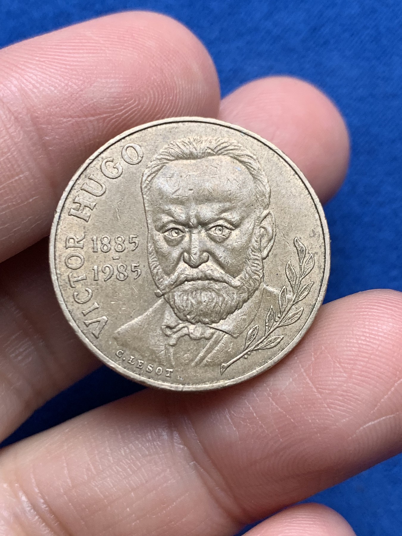 《竞宝斋》第256场-周日，周一 2场连拍 (全场包邮) 1985年法国雨果纪念10法郎铜币