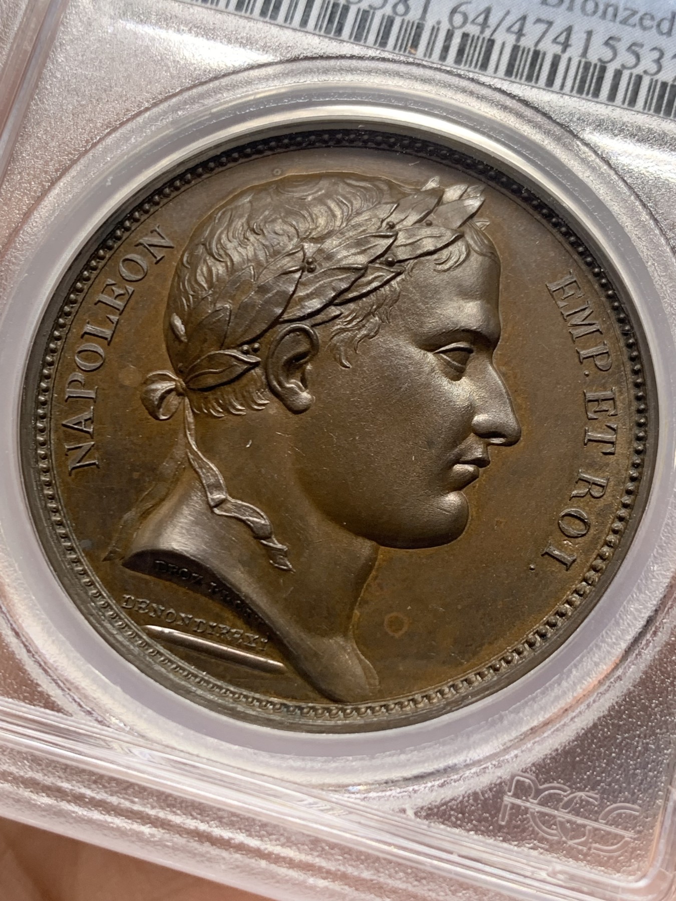 《竞宝斋》第256场-周日，周一 2场连拍 (全场包邮) PCGS SP64冠军分 法国1804年拿破仑入侵英国原铸铜章 赫拉克勒斯大力神（法国）与人鱼（英国）摔跤，并将其高高举起准备给予致命一击。拿破仑于1803年开始计划入侵英格兰的海战， 背面刻有DESCENTE EN ANGLETERRE即英伦陨落，FRAPPE LONDRES/ EN 1804即1804袭击伦敦，充满着法兰西人满满的自傲，1805特拉法加海战之后只好放弃