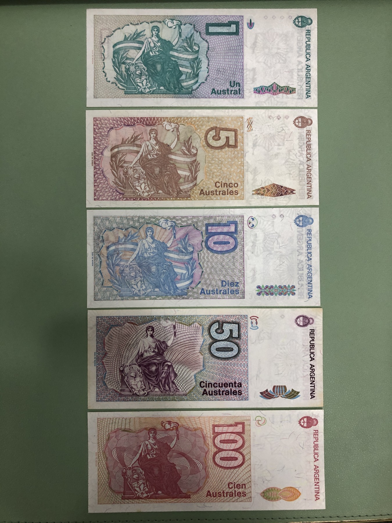 世界外币 2001年，南美洲阿根廷纸币，一套5张，全新UNC品相