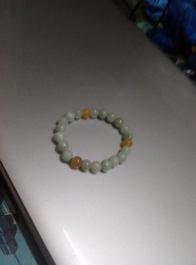 冰多彩翡翠手串，手链种老水足，冰清玉润   颜色漂亮   尺寸：6~7mm 冰多彩翡翠手串，手链种老水足，冰清玉润   颜色漂亮   尺寸：6~7mm