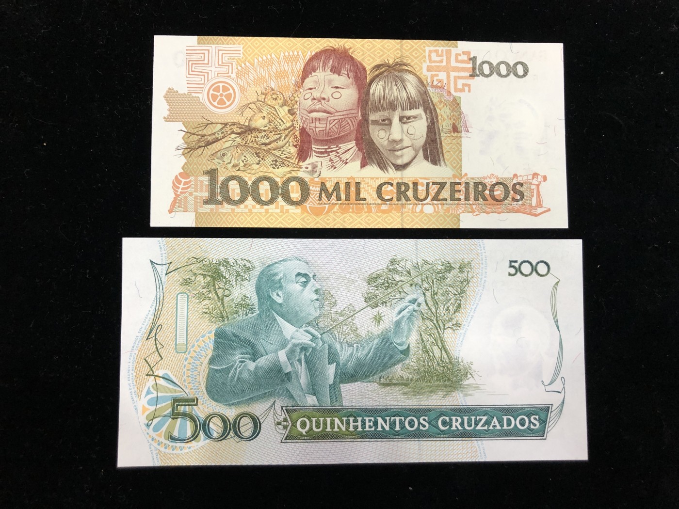世界外币 1986年巴西500克鲁塞罗纸币；1990年巴西500克鲁塞罗纸币，两张全新直板UNC品