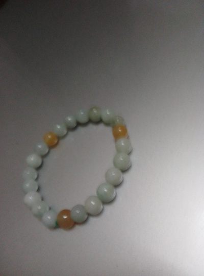 冰多彩翡翠手串，手链种老水足，冰清玉润   颜色漂亮   尺寸：6~7mm 冰多彩翡翠手串，手链种老水足，冰清玉润   颜色漂亮   尺寸：6~7mm