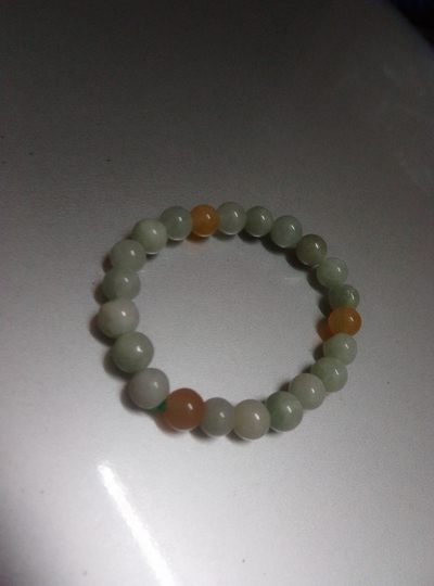 冰多彩翡翠手串，手链种老水足，冰清玉润   颜色漂亮   尺寸：6~7mm 冰多彩翡翠手串，手链种老水足，冰清玉润   颜色漂亮   尺寸：6~7mm