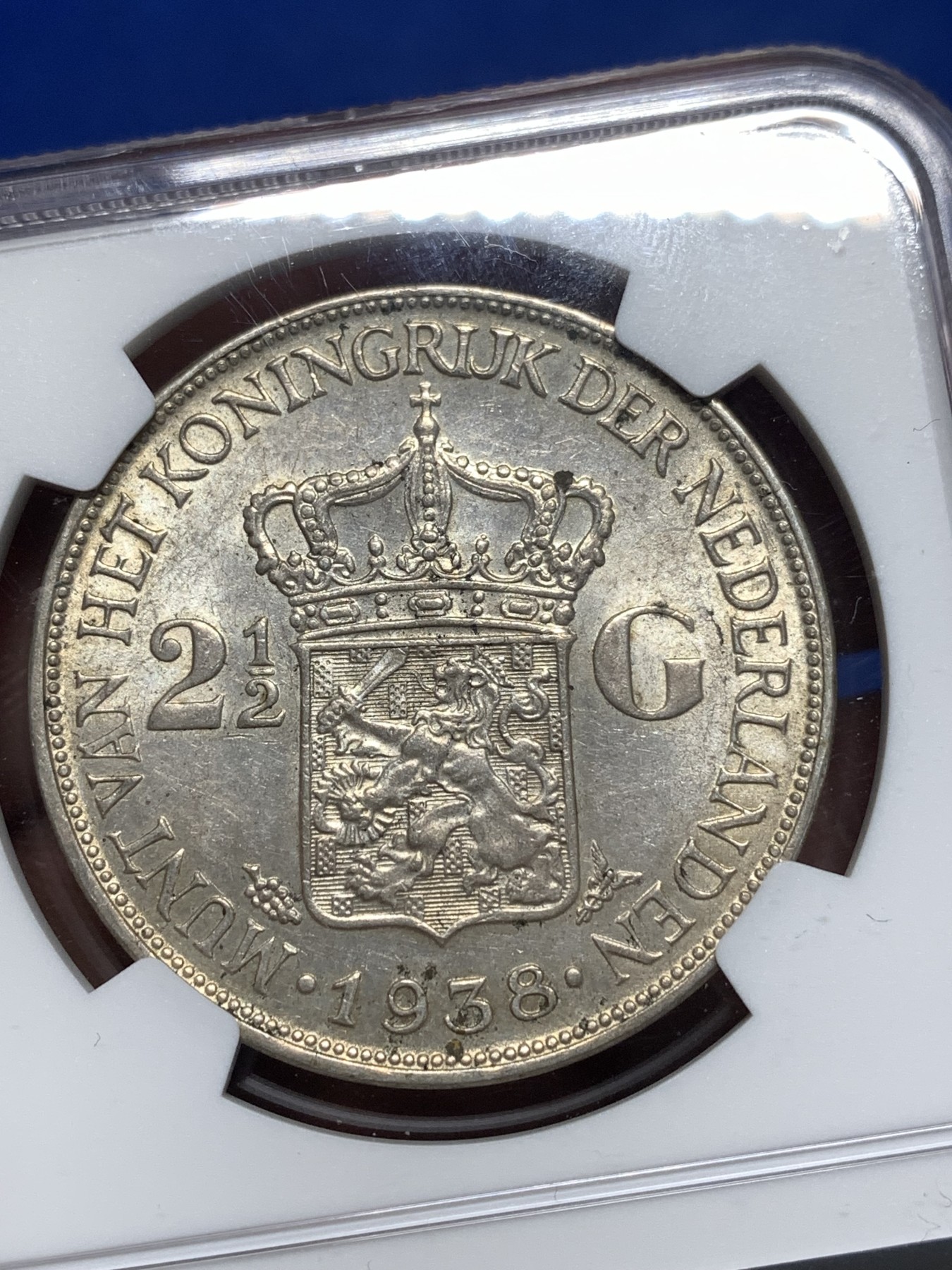 《竞宝斋》第256场-周日，周一 2场连拍 (全场包邮) NGC AU58 荷兰1938年威廉明娜女王2.5盾银币