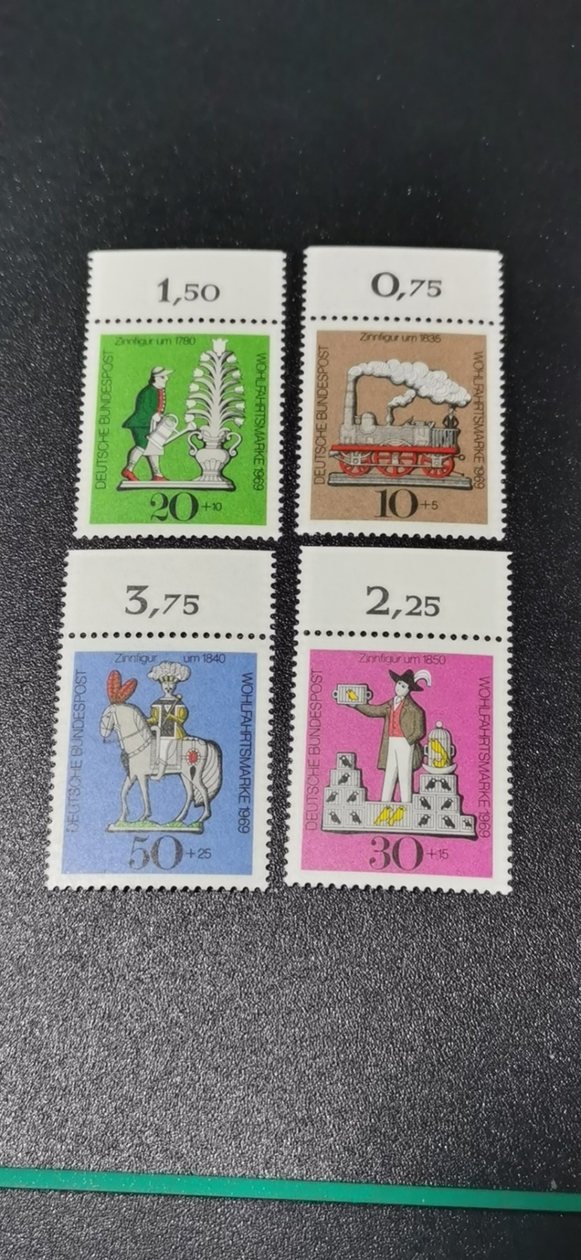 德国邮票专场，都是套票 德国邮票一套，1969年发行，锡制玩具和玩偶4全，品相如图