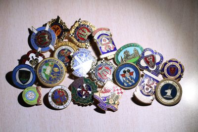 大猫徽章拍卖第245期  - 欧洲纪念证章一组 20枚