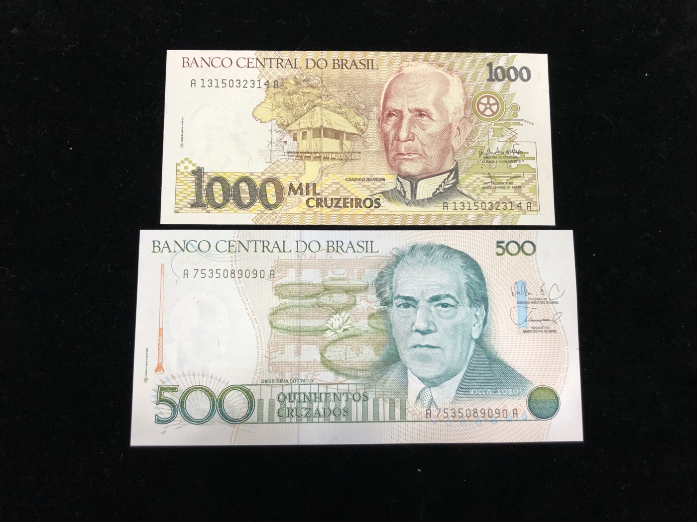 世界外币 1986年巴西500克鲁塞罗纸币；1990年巴西500克鲁塞罗纸币，两张全新直板UNC品