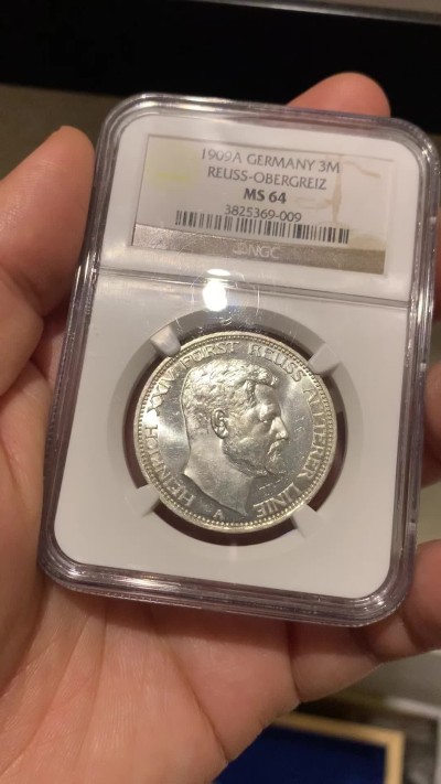 《竞宝斋》第257场-周日，周一 2场连拍 (全场包邮) NGC MS64 德国 1909 罗伊斯 3马克银币 银币 小邦稀见品种 PL底板 老盒低评