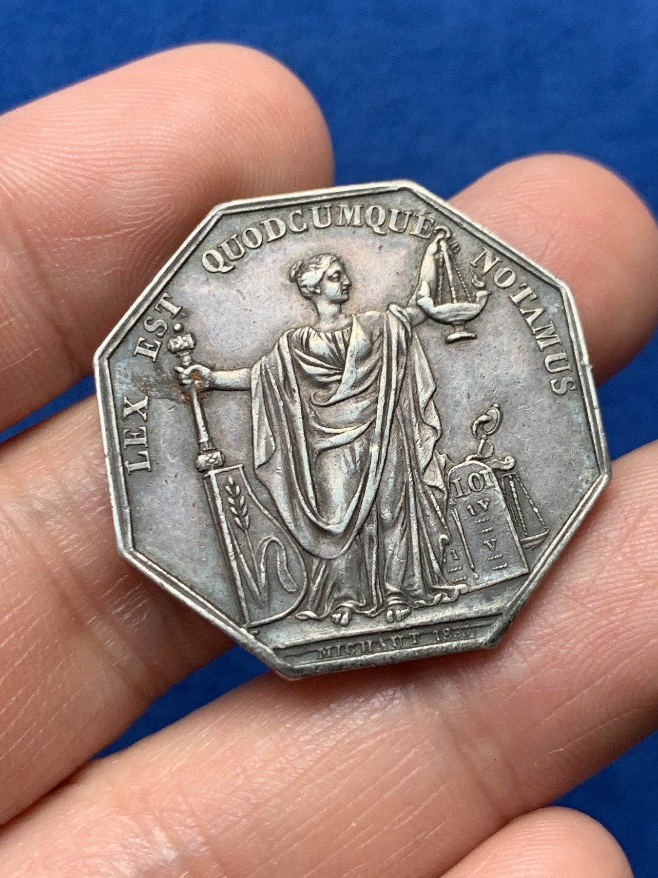 《竞宝斋》第257场-周日，周一 2场连拍 (全场包邮) 法国1832-1841马赛地区公证处八角银质代币，13.57g，31mm，神灯边铭