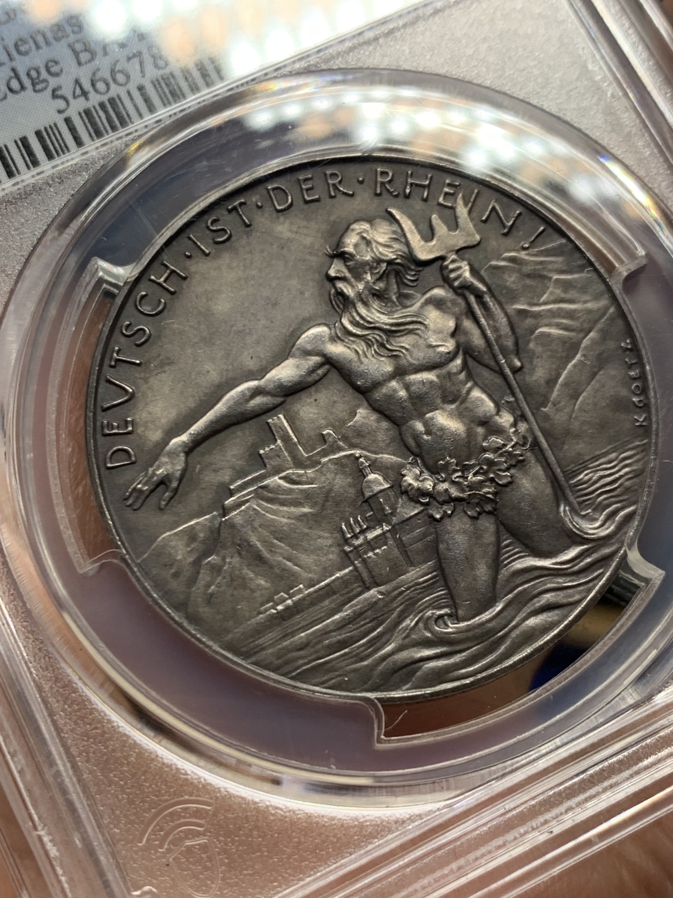 《竞宝斋》第257场-周日，周一 2场连拍 (全场包邮) PCGS SP64 卡尔歌茨设计1930年莱茵河神银章，欧洲老包浆