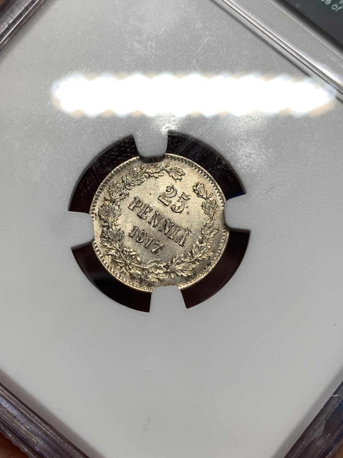 《竞宝斋》第257场-周日，周一 2场连拍 (全场包邮) NGC MS65 1917年芬兰内战无冠双头鹰25芬妮银币，高分原光