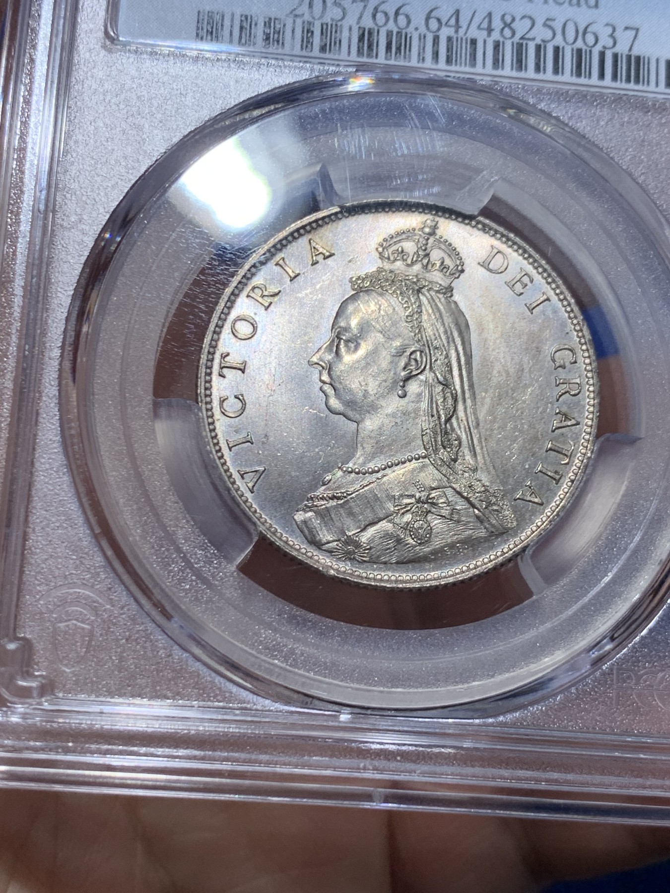 《竞宝斋》第257场-周日，周一 2场连拍 (全场包邮) PCGS MS64 英国1887年维多利亚女王高冠1佛罗林银币，超高分数，底板淡彩，非常适合自藏。