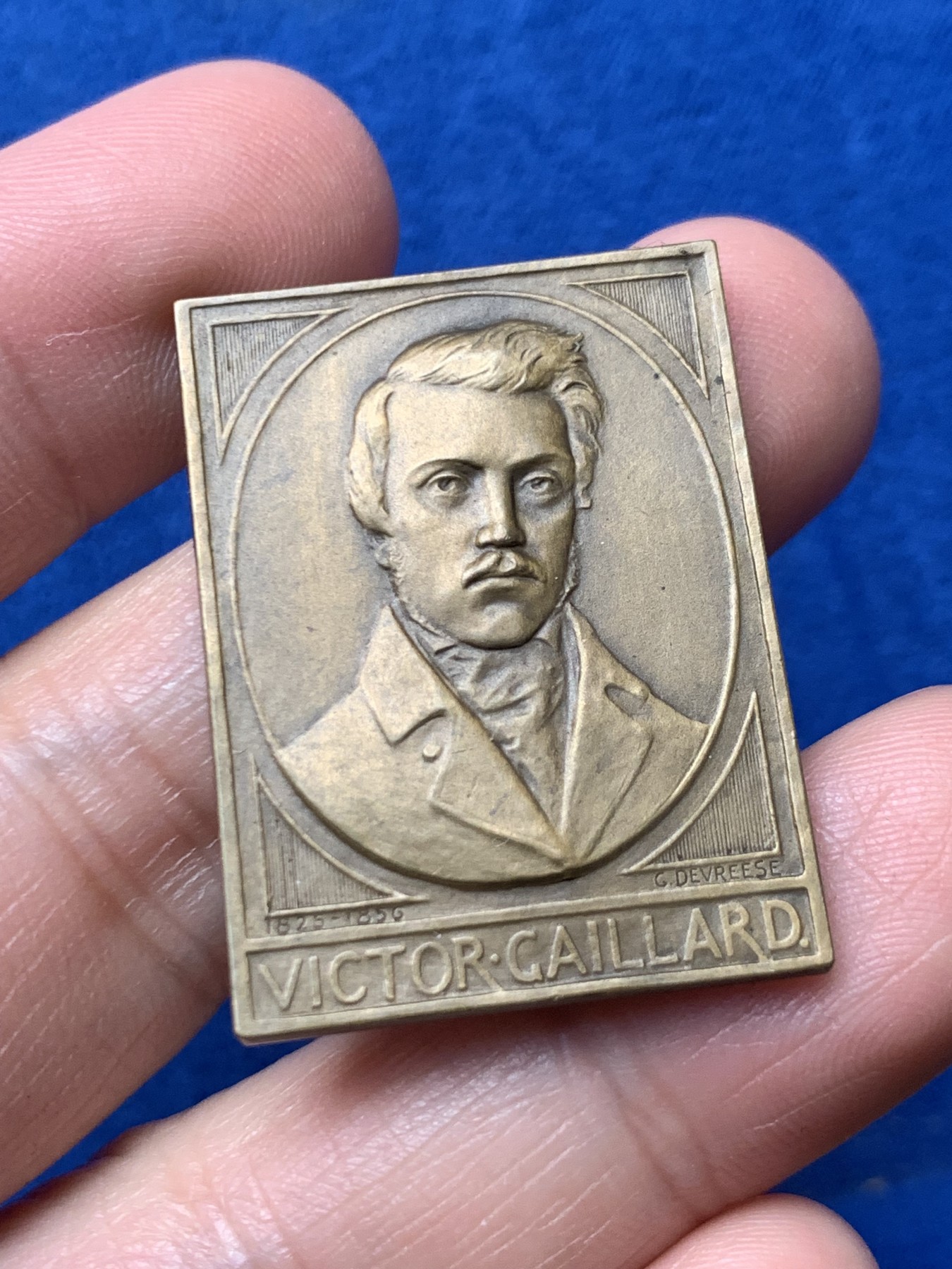 《竞宝斋》第257场-周日，周一 2场连拍 (全场包邮) 比利时1909钱币学会纪念方章 26.3*35.4mm 14.7g