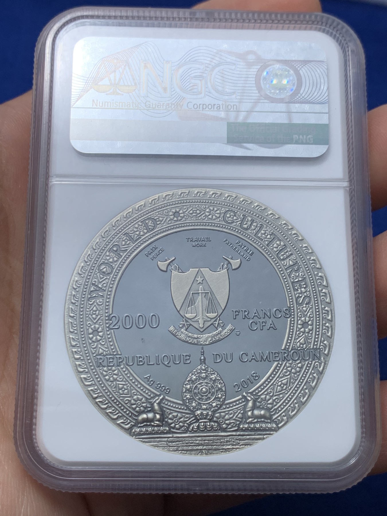 《竞宝斋》第257场-周日，周一 2场连拍 (全场包邮) NGC PF70 喀麦隆2018卡帕拉头盖镶嵌绿松石 2盎司 银币 131 盒证齐全 镶嵌工艺 世界文化系列首枚