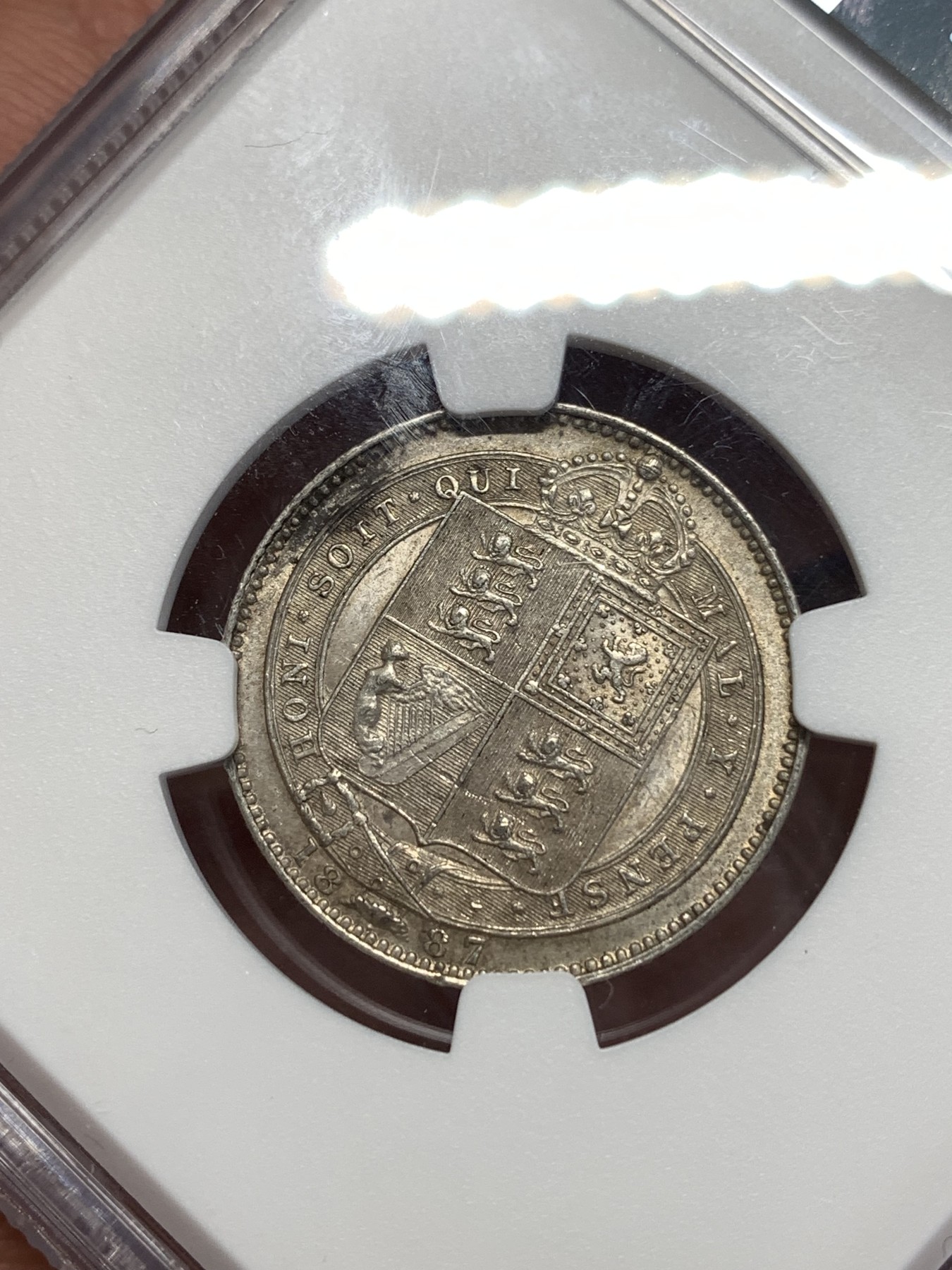 《竞宝斋》第257场-周日，周一 2场连拍 (全场包邮) NGC AU55 英国1887年维多利亚1先令银币 原味带光