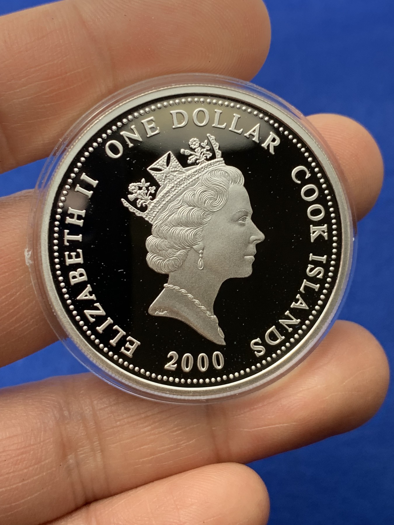 《竞宝斋》第257场-周日，周一 2场连拍 (全场包邮) 2000年库克岛女王1Dollar纪念银币 证书齐全 999银 31.6克