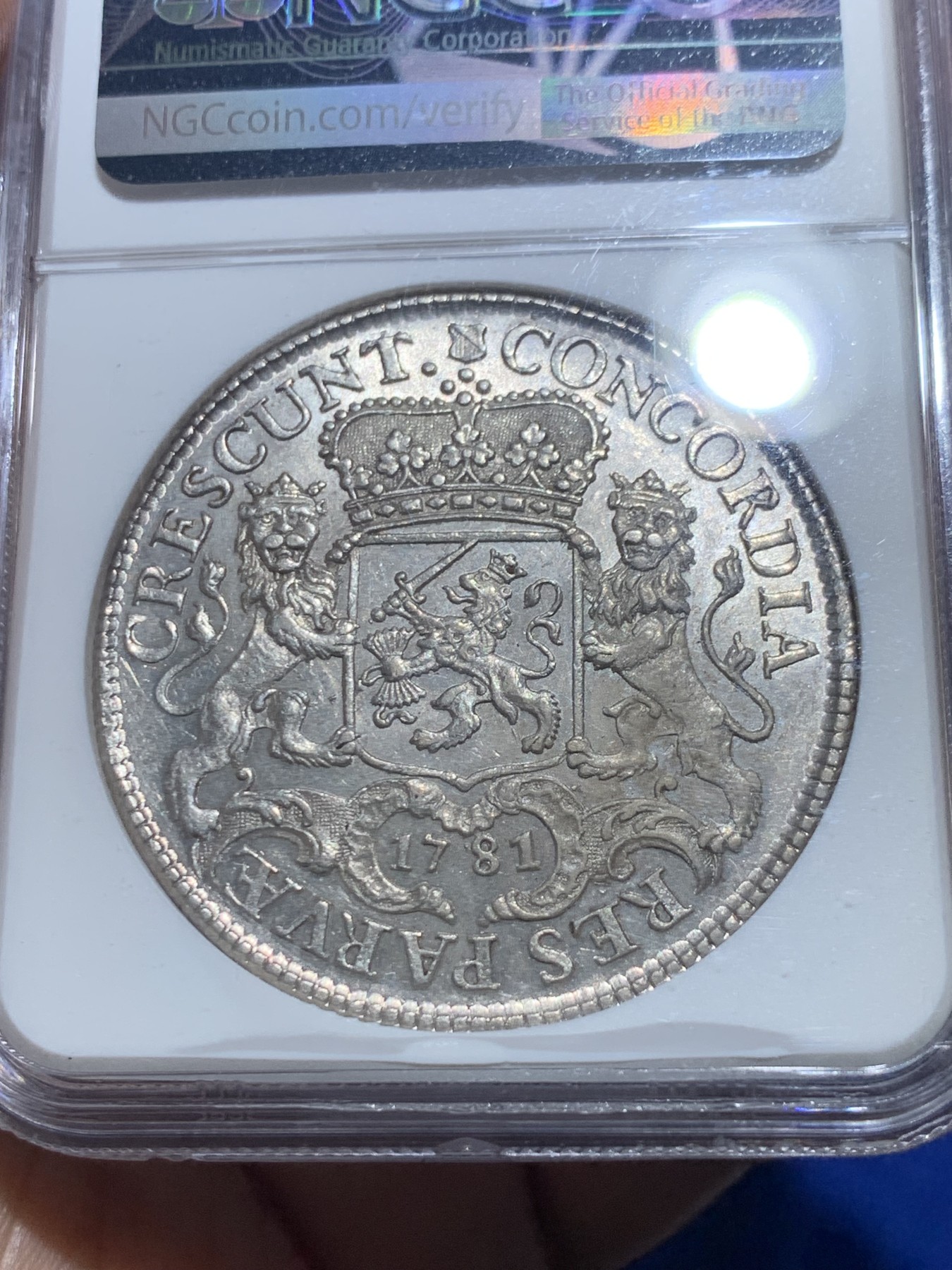 《竞宝斋》第257场-周日，周一 2场连拍 (全场包邮) NGC AU58 荷兰1781/0年骑字版 稀少版别 乌特勒支大马剑 双面完美浮雕 顶级状态 58中的战斗机