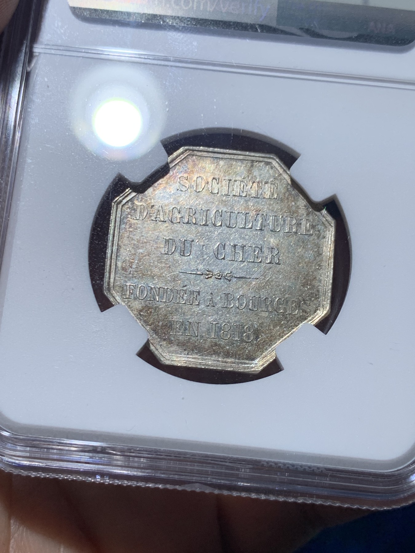 《竞宝斋》第257场-周日，周一 2场连拍 (全场包邮) NGC MS61 法国1818农业题材八角银质代币 这款手指边铭的比较少见