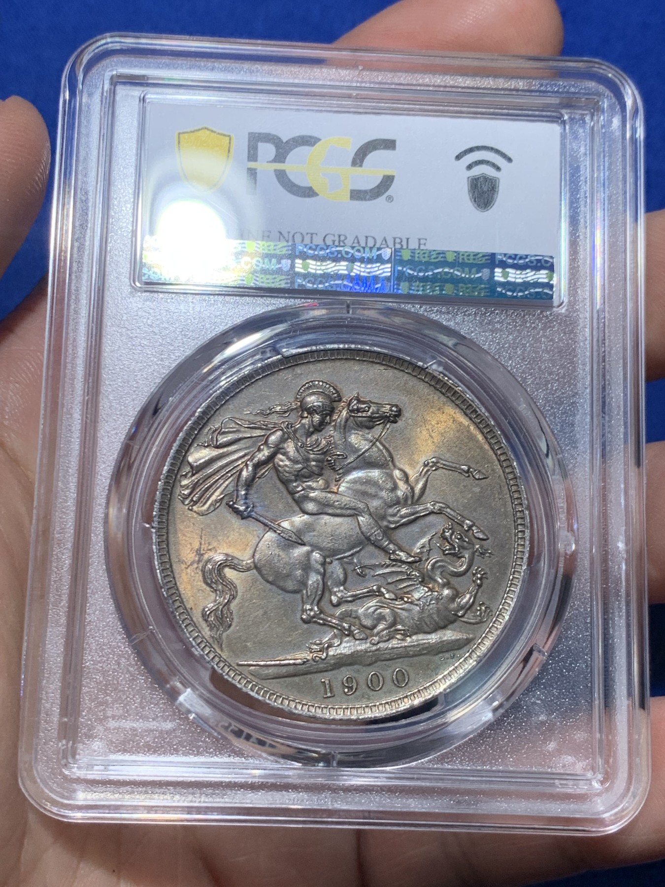 《竞宝斋》第257场-周日，周一 2场连拍 (全场包邮) PCGS UNC92 英国1900年维多利亚披纱马剑 少见LXIII边铭 比LXIV难得多 高分很贵 香槟彩车轮光 没分太可惜了