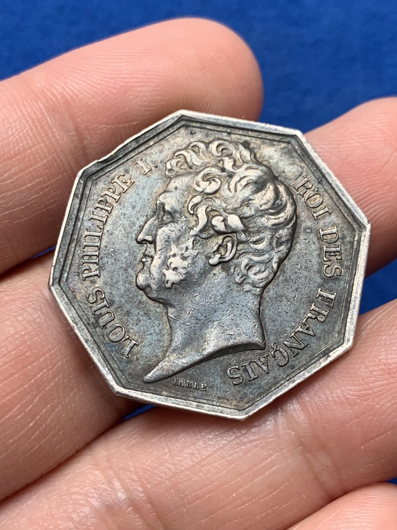 《竞宝斋》第257场-周日，周一 2场连拍 (全场包邮) 法国巴约纳商会八角银质代币，,12.95g，30.6mm，油灯边铭，早期品种，细节见图