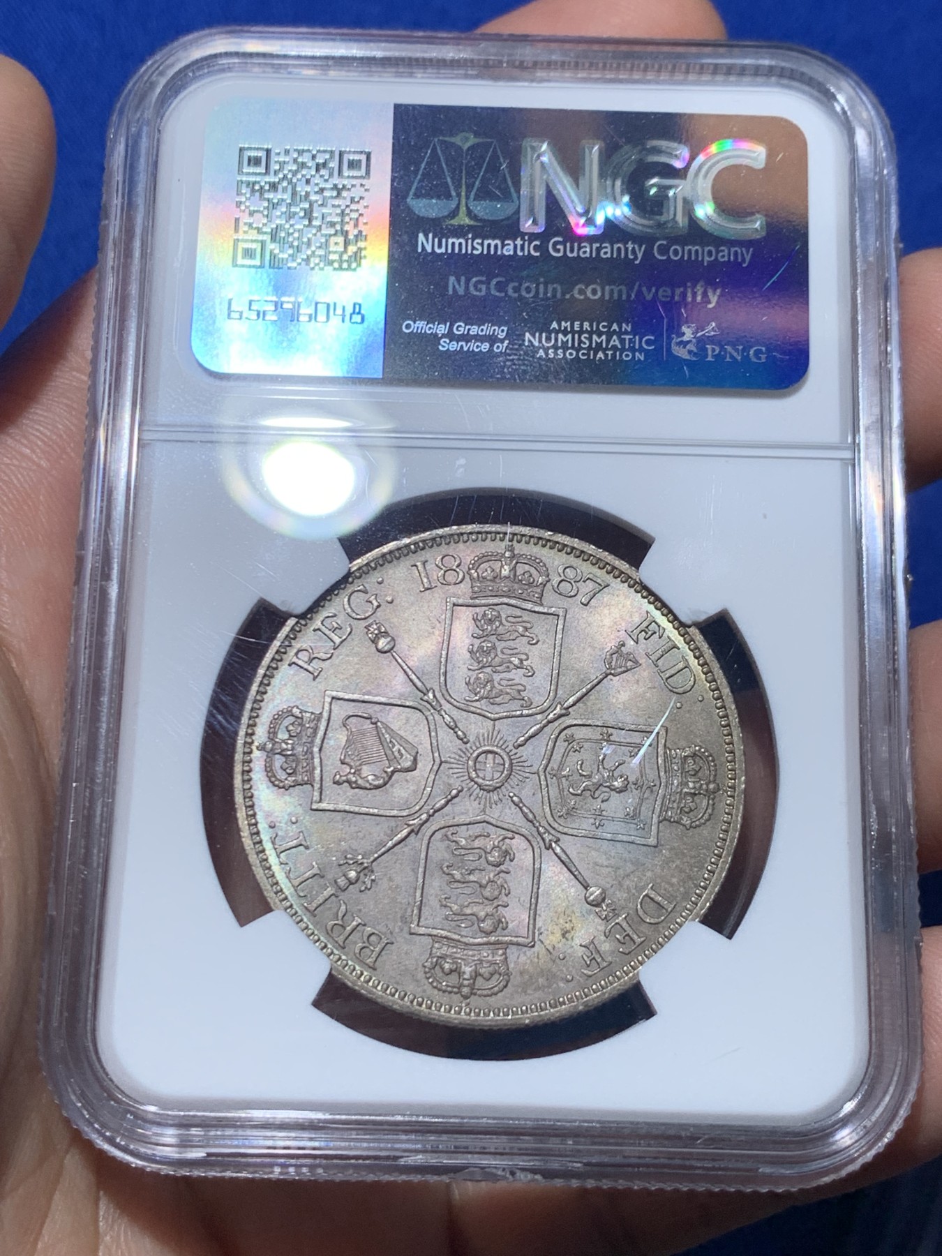 《竞宝斋》第257场-周日，周一 2场连拍 (全场包邮) NGC MS64 英国维多利亚1887年高冠双弗洛林银币 少见罗马体版 英伦青绿色海洋包浆 底光丝滑 细节见图