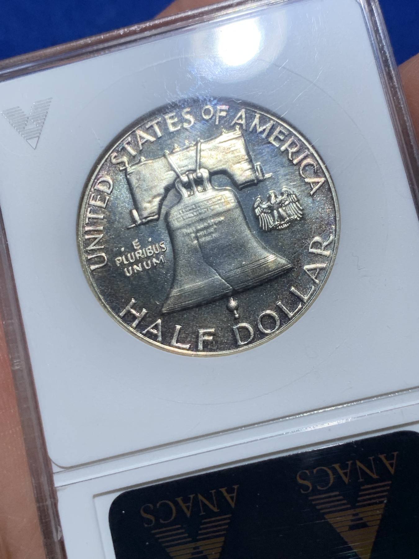 《竞宝斋》第257场-周日，周一 2场连拍 (全场包邮) ANACS PF66 美国1963年富兰克林半美元精制银币，绝版经典小白盒，PROOF精制币，币面清爽干净又漂亮，打制精美。小白盒距今近50年的历史，盒子本身就是古董级别的收藏品。