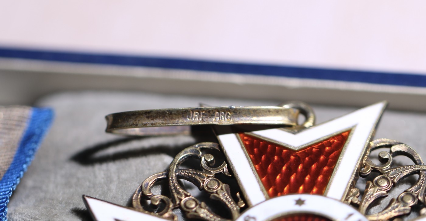 大猫徽章拍卖第245期  罗马尼亚大军官级王冠勋章